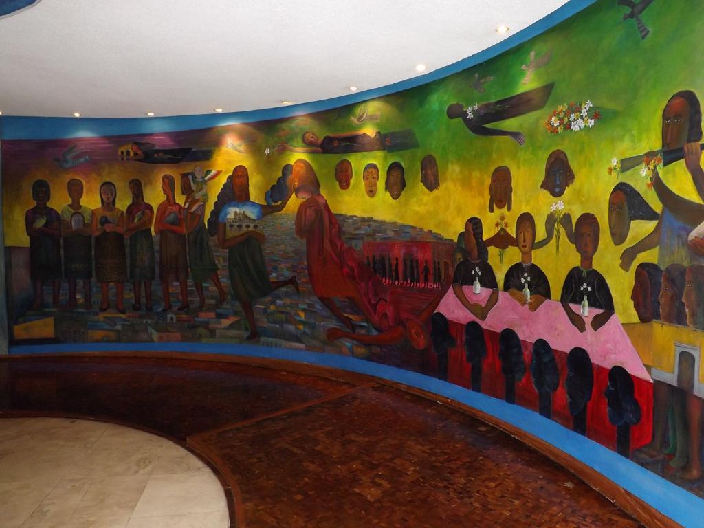Royal Pedregal Hotel Mexikóváros Kültér fotó Mural at the National Museum of Ghana