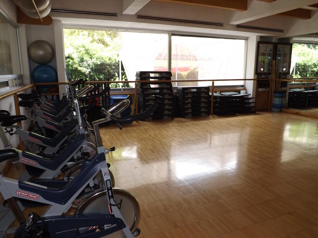 Royal Pedregal Hotel Mexikóváros Kültér fotó The gym at the school