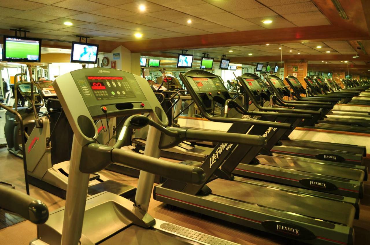 Royal Pedregal Hotel Mexikóváros Kültér fotó A row of treadmills
